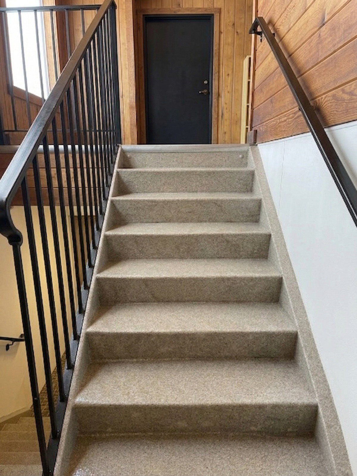 Textured stair surfacing